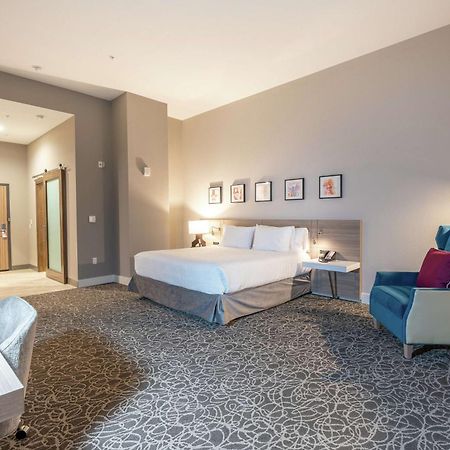 Hilton Garden Inn Wichita Downtown, Ks Εξωτερικό φωτογραφία