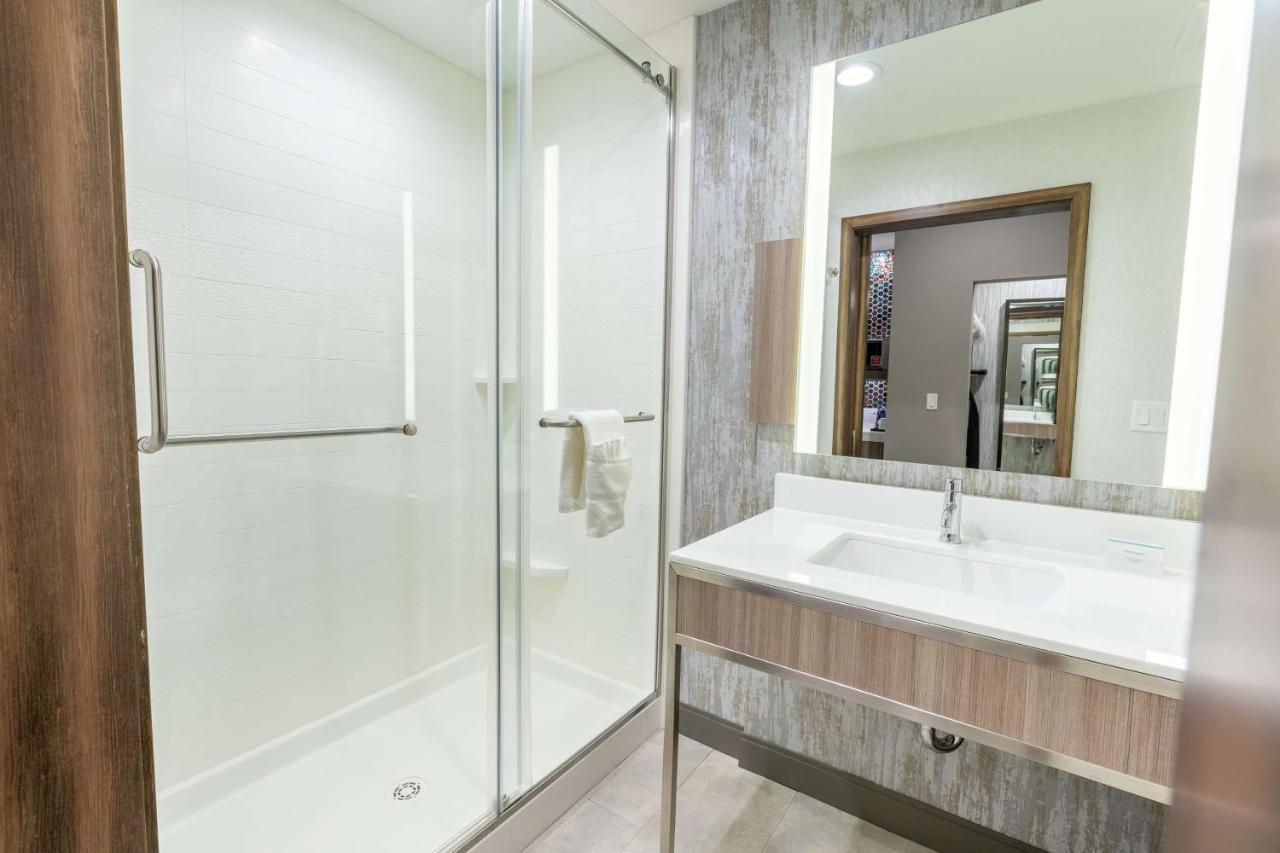 Hilton Garden Inn Wichita Downtown, Ks Εξωτερικό φωτογραφία