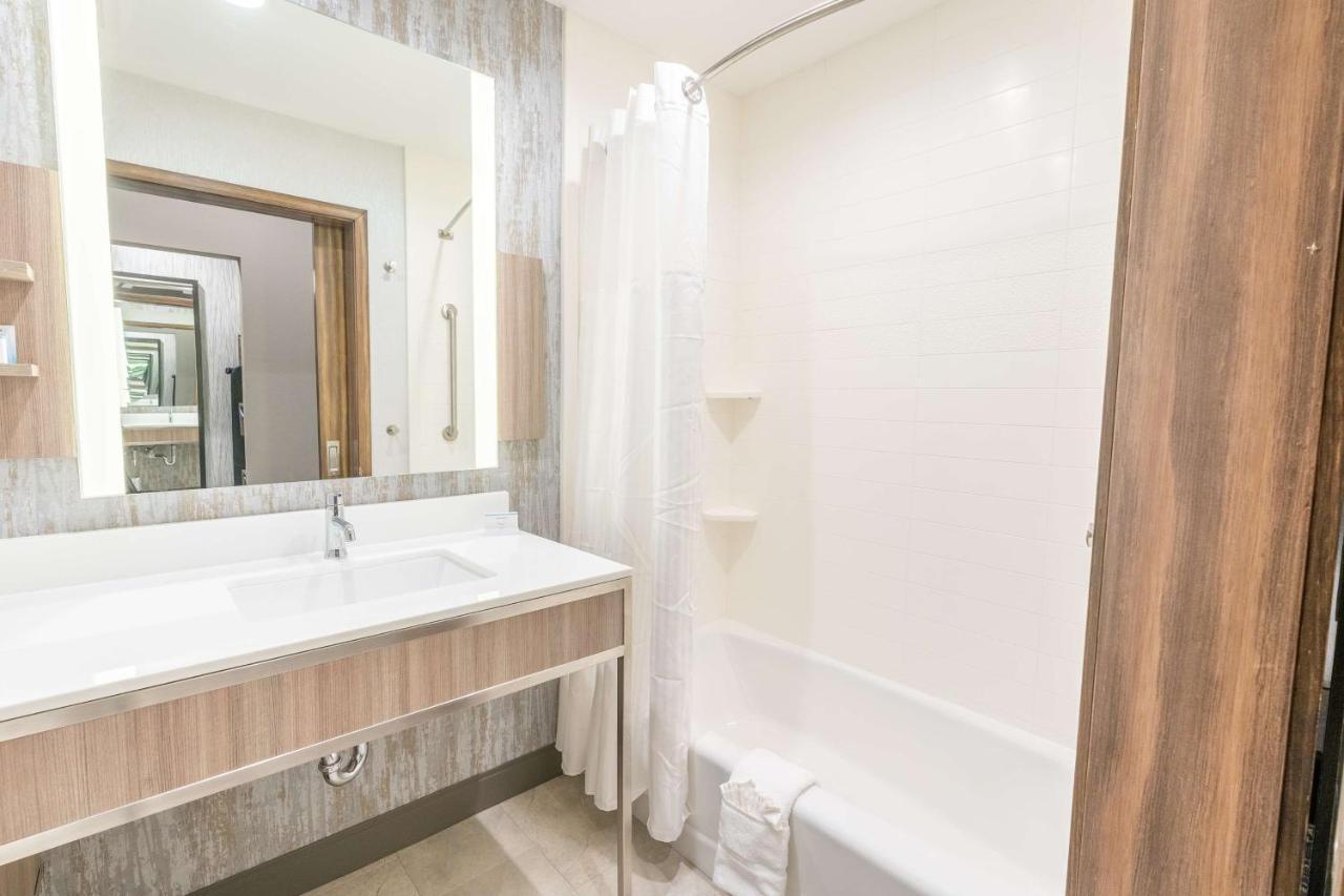 Hilton Garden Inn Wichita Downtown, Ks Εξωτερικό φωτογραφία