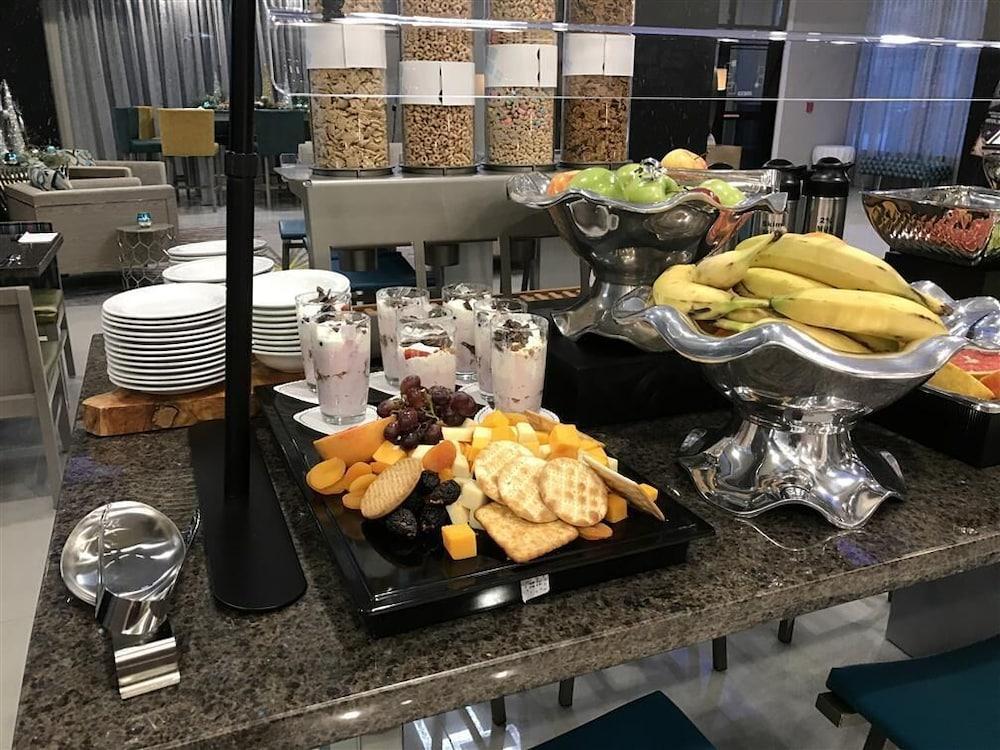 Hilton Garden Inn Wichita Downtown, Ks Εξωτερικό φωτογραφία