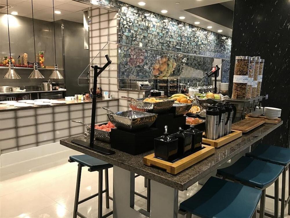 Hilton Garden Inn Wichita Downtown, Ks Εξωτερικό φωτογραφία