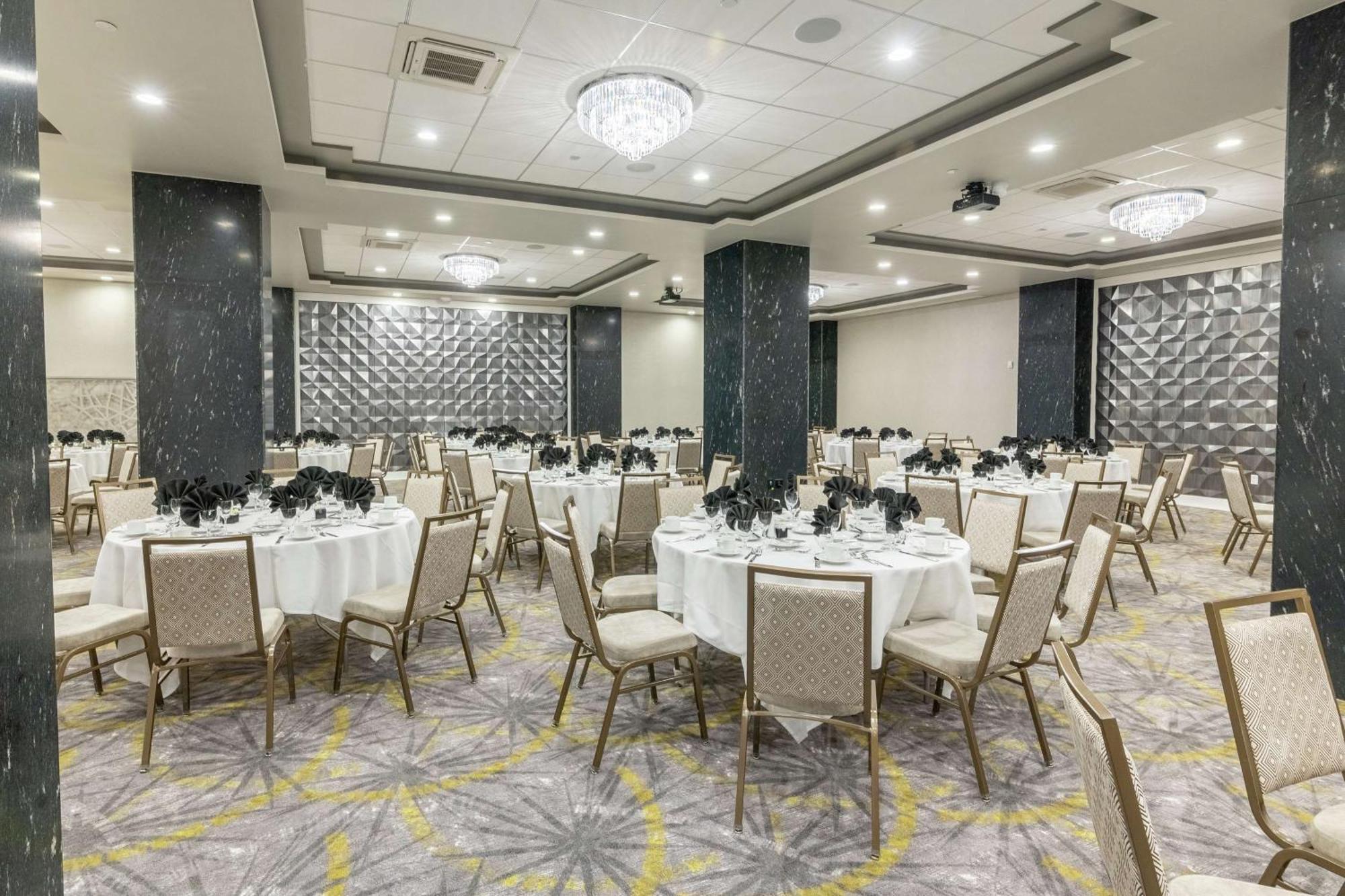 Hilton Garden Inn Wichita Downtown, Ks Εξωτερικό φωτογραφία